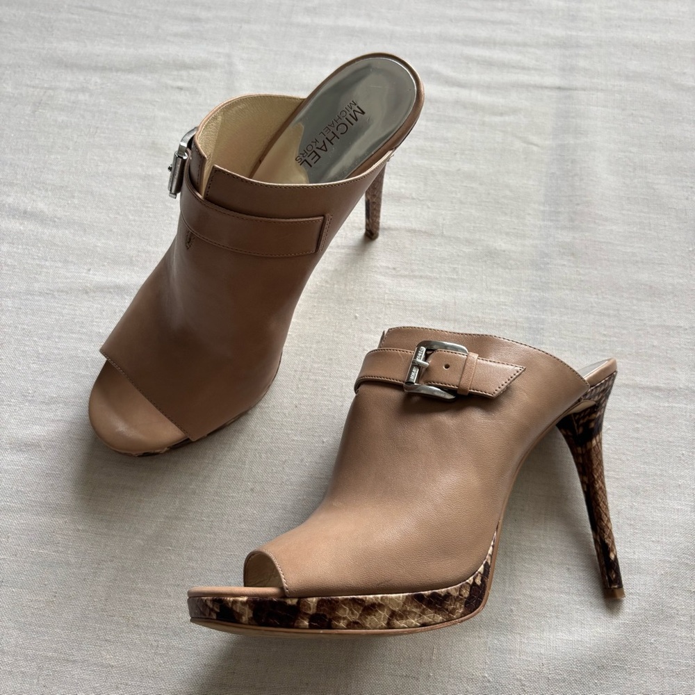 Michael Kors Isabella Mule Heels Tan Leather 10M | Peep Toe Snake Trim